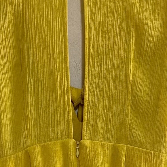 Aqua mustard yellow short sleeve front tie cut out romper Size M - Picture 5 of 5